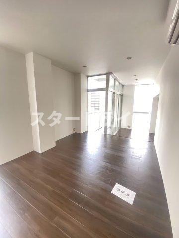 大阪市淀川区西中島６丁目の賃貸マンションの居間・リビング