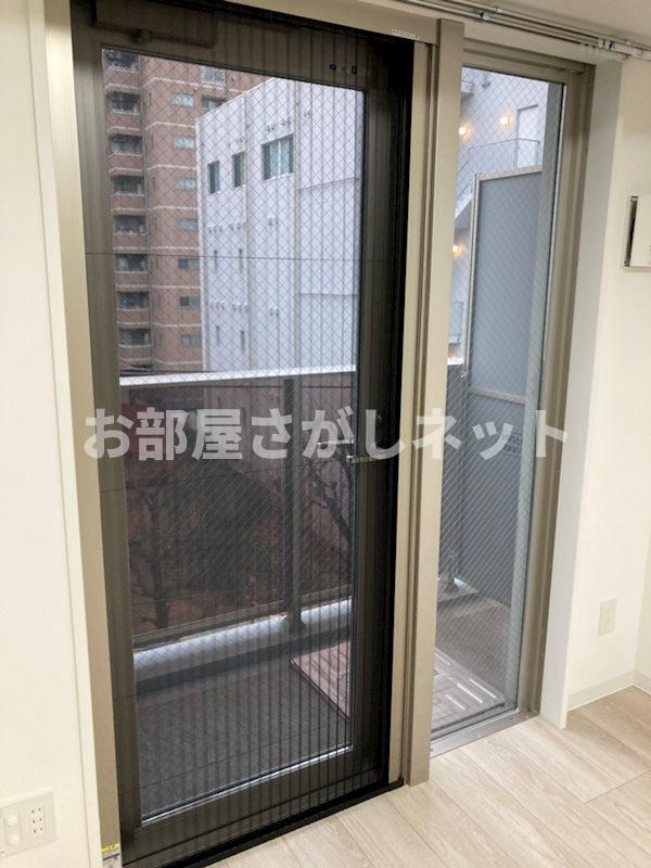 エストゥルースプラス三ノ輪【おとり物件なし】#学生・社会人にオススメ！初期費用分割払いOK！のバルコニー