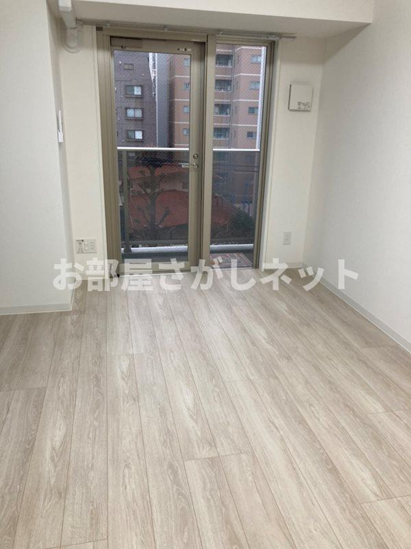 エストゥルースプラス三ノ輪【おとり物件なし】#学生・社会人にオススメ！初期費用分割払いOK！の居間・リビング