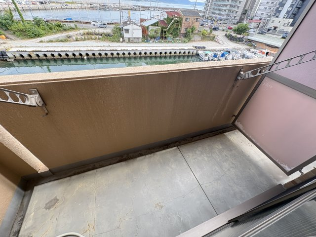 ポコアポコ明石鍛冶屋町三番館のバルコニー