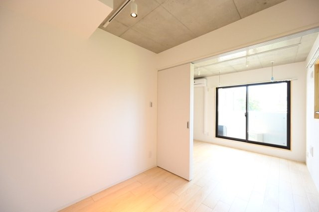 カルージュ要町の居間・リビング