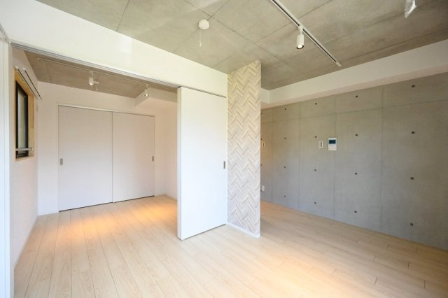 カルージュ要町の居間・リビング