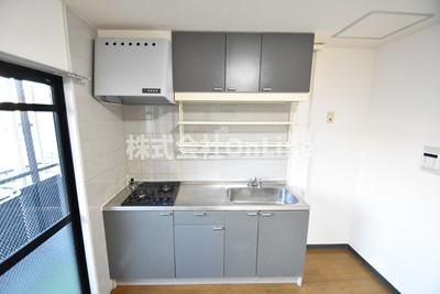 八尾市本町５丁目の賃貸マンションのキッチン