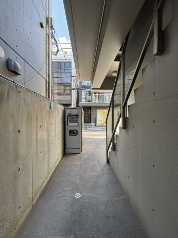 Frame西麻布　3Fのエントランス
