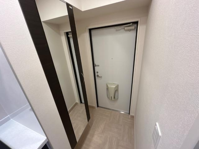 鎌倉市植木のアパートの玄関