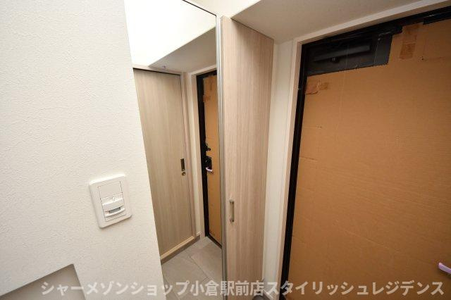 プレミア片野の玄関