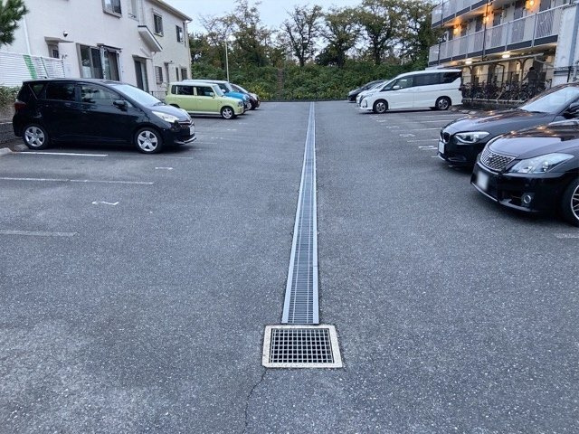 レオパレスフィオーレ住吉のその他|駐車場