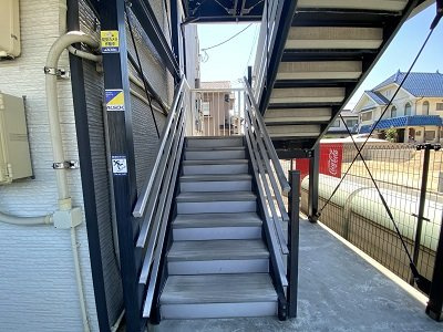 レオパレスフィオーレ住吉のその他|階段