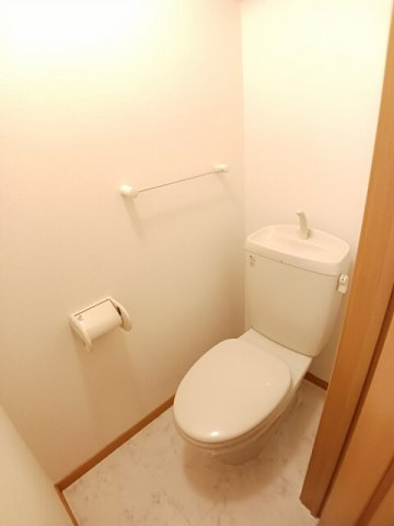 アパートメント　ベティ　Ｂのトイレ|清潔感のあるトイレです