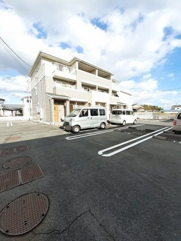 アパートメント　ベティ　Ｂの駐車場|駐車場に車を止められます