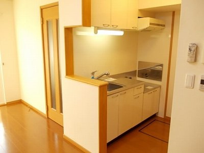 フルリール南栄Ⅰのキッチン|コンパクトなキッチンで掃除もラクラク