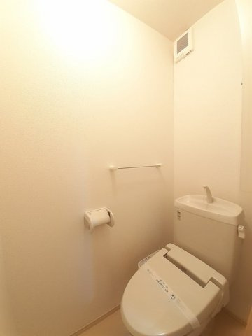 ソラーレⅡのトイレ|落ち着いたトイレです