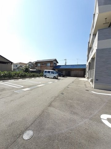 グランツ　エムの駐車場|駐車スペースもあります