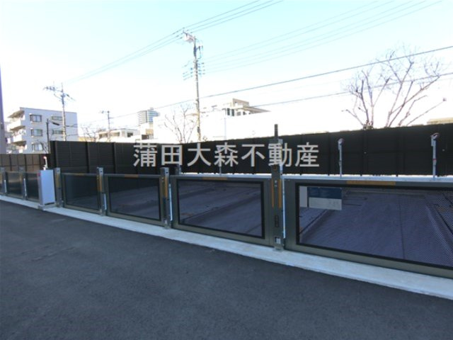 プライムネクサス大森北の駐車場