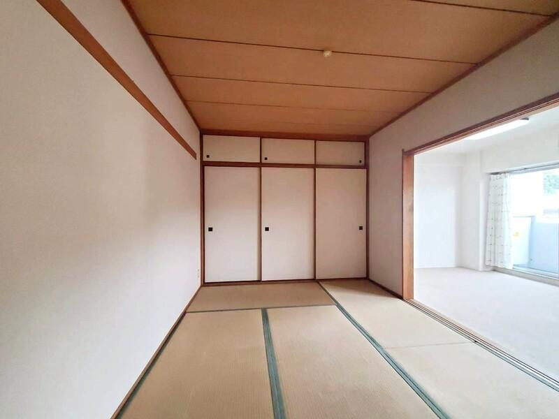 サーパス高須の和室