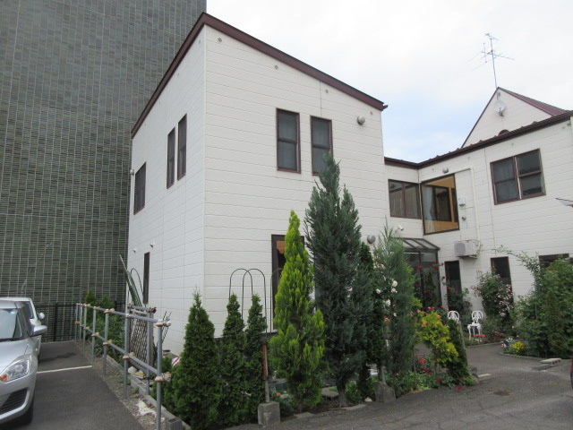 西2条マンションの外観