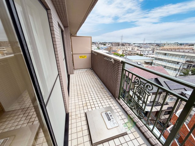 ライオンズヒルズ調布つつじヶ丘弐番館のバルコニー