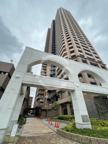 キングスクエアランドレックスC棟　市岡小学校の外観|キングスクエアランドレックスC棟　外観