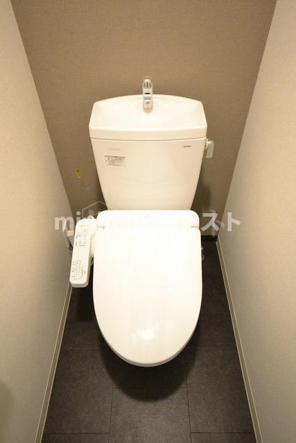 大阪市西区本田４丁目の賃貸マンションのトイレ