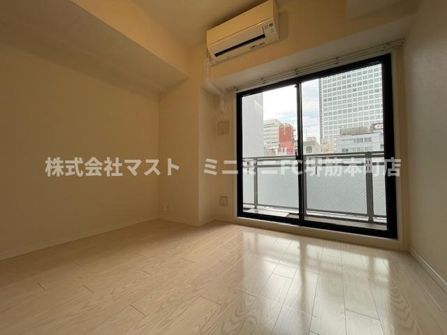 大阪市中央区南本町２丁目の賃貸マンションの居間・リビング