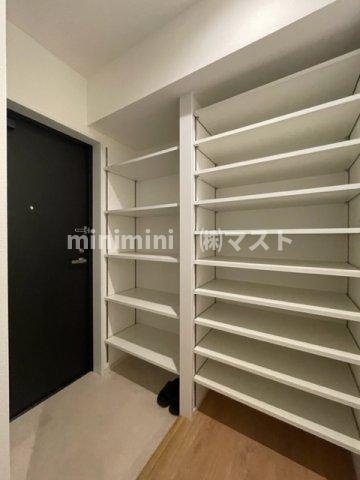 大阪市都島区片町１丁目の賃貸マンションの玄関