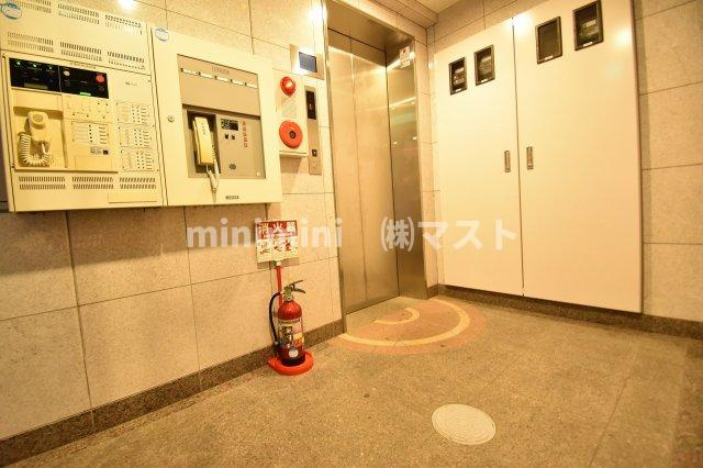 大阪市中央区本町橋の賃貸マンションのロビー