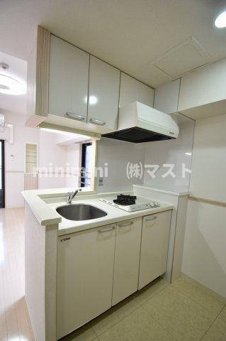 大阪市中央区本町橋の賃貸マンションのキッチン