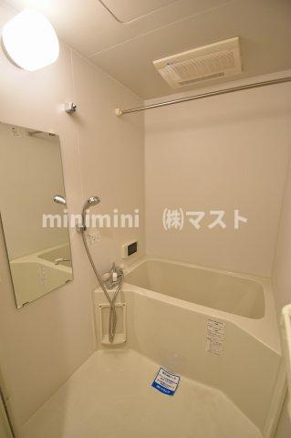大阪市中央区本町橋の賃貸マンションの浴室
