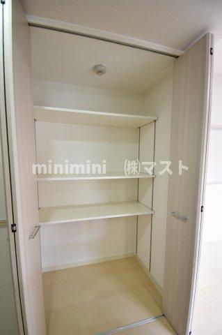 大阪市中央区本町橋の賃貸マンションの収納