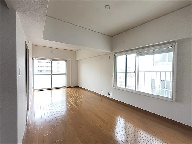 芦屋シティハイツの居間・リビング