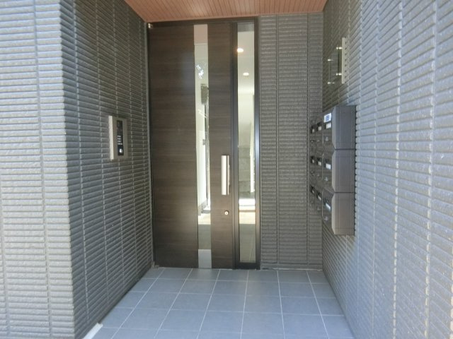 ステラ牛込のエントランス