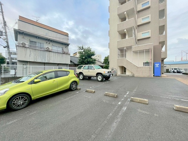 CITY SPIRE上新庄の駐車場