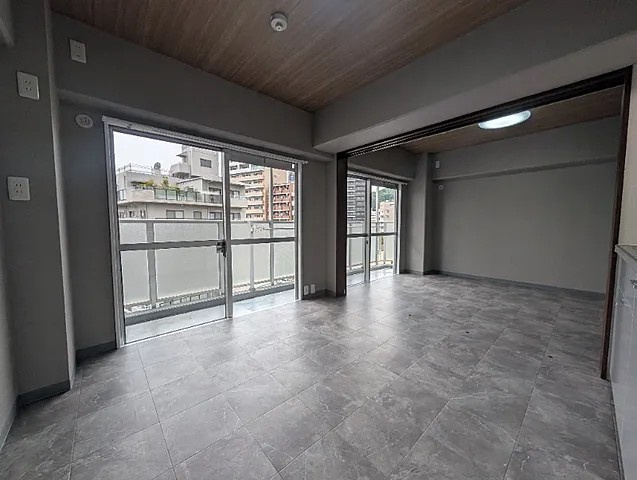 神戸市中央区下山手通５丁目の賃貸マンションの居間・リビング