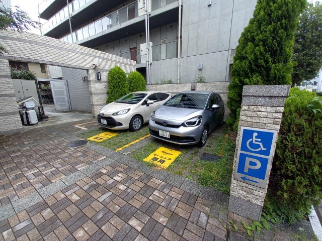 【駐車場】