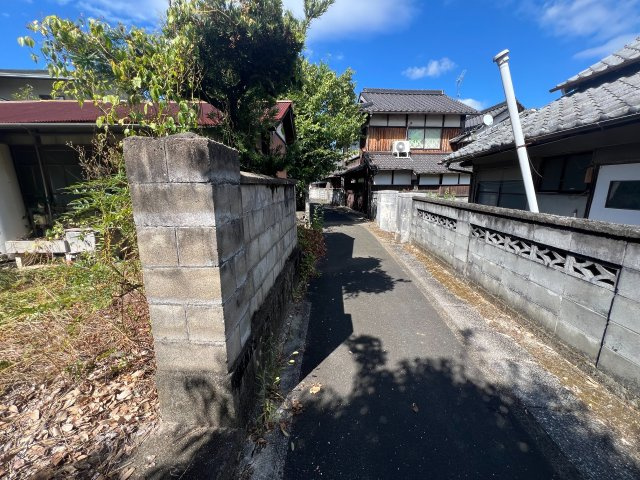 豊前市大字挟間　4DKの前面道路含む現地写真