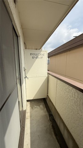 コーポ渕上のバルコニー|お洗濯にも便利なバルコニー付き