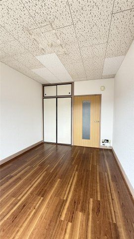 コーポ渕上の居間・リビング|ゆったり過ごせる居間です