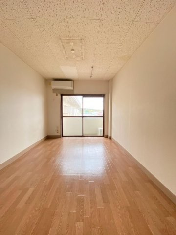 コーポ渕上の洋室|明るい洋室です