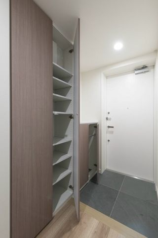 アドニスの玄関