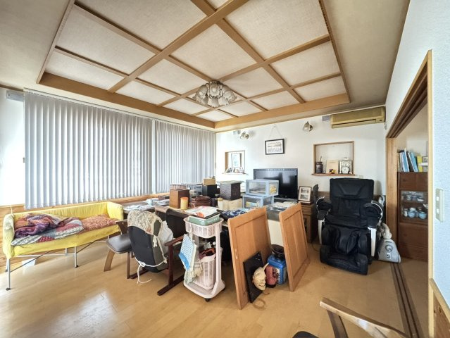 矢板市本町中古戸建の居間・リビング