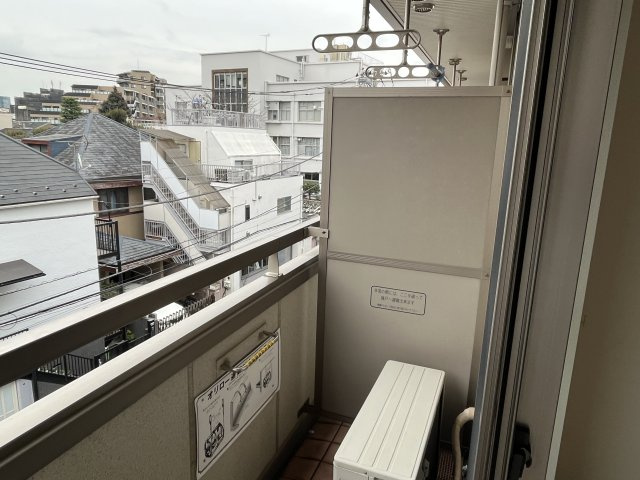 ラ・メゾンのバルコニー|同建物別室参考写真