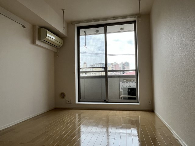 ラ・メゾンの居間・リビング|同建物別室参考写真