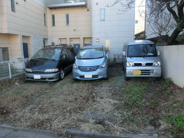 クオリスの駐車場