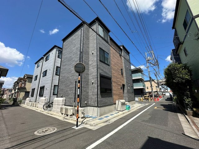 ＫＬＥＩＳ六町のエントランス