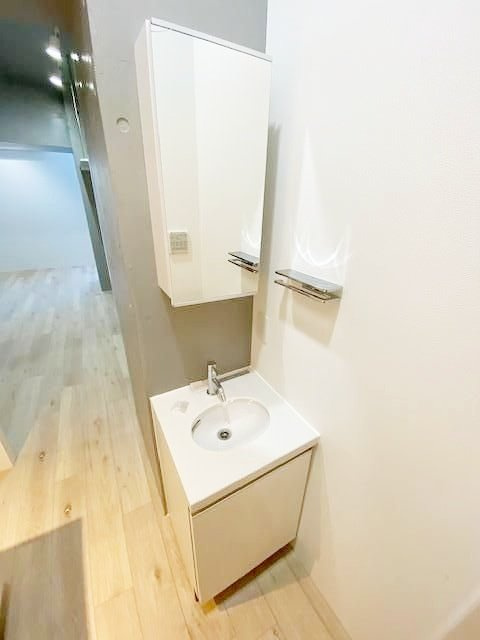 Ｂｌｏｏｍ　Ｔｏｗｅｒ　Ｕｅｎｏの独立洗面台