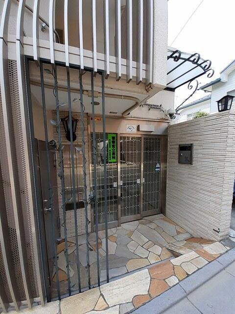 エバーグリーンアベニューのエントランス