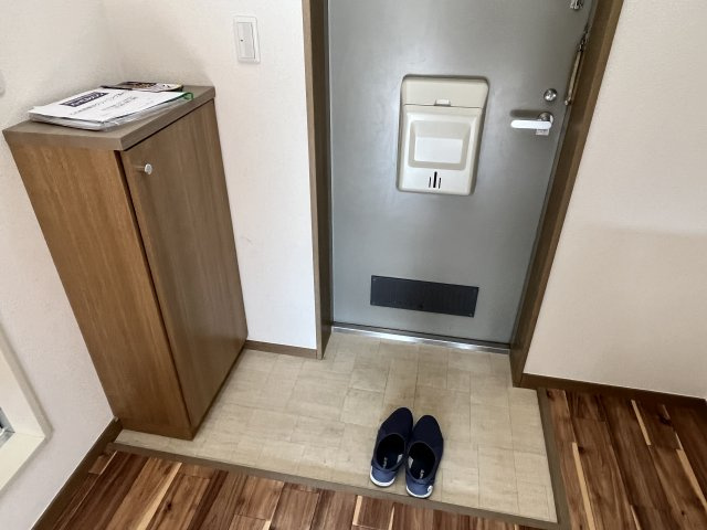 メゾン矢島の玄関
