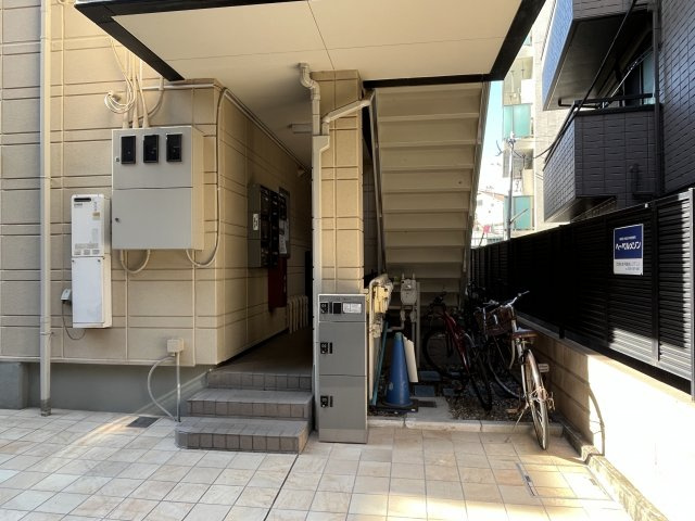 メゾン矢島のエントランス