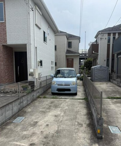【中古】坂戸市花影町中古住宅の前面道路含む現地写真