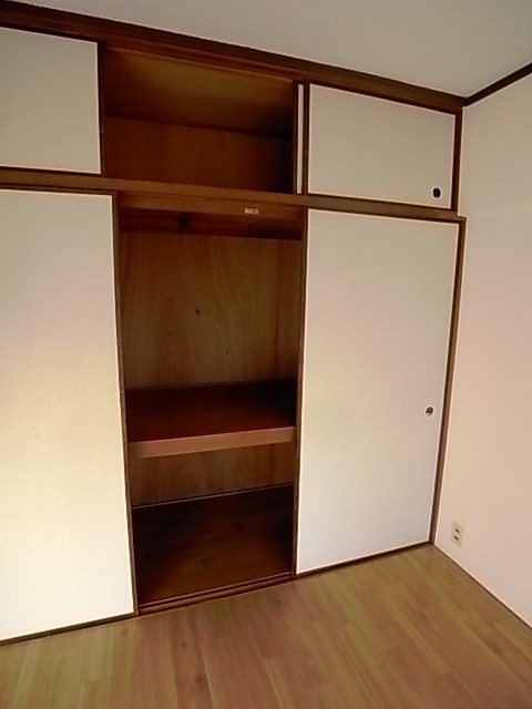 西宮市下大市東町の賃貸マンションの収納